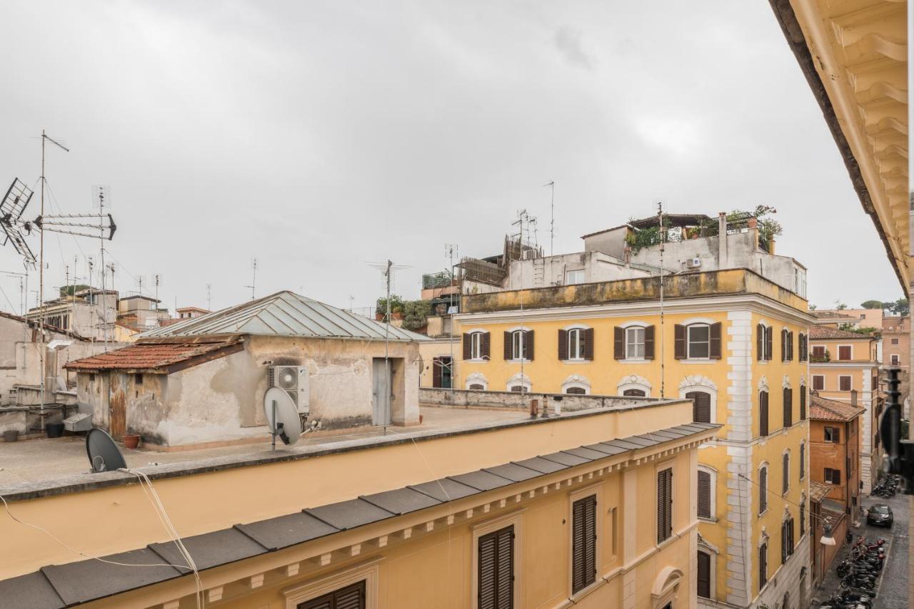 Warm Apt In Ancient Building In Vatican-P S Pietro — Photos 1